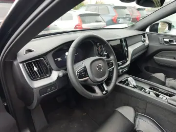 VOLVO XC60 T6 Plus Dark R Design Recharge Plug-In Hybr