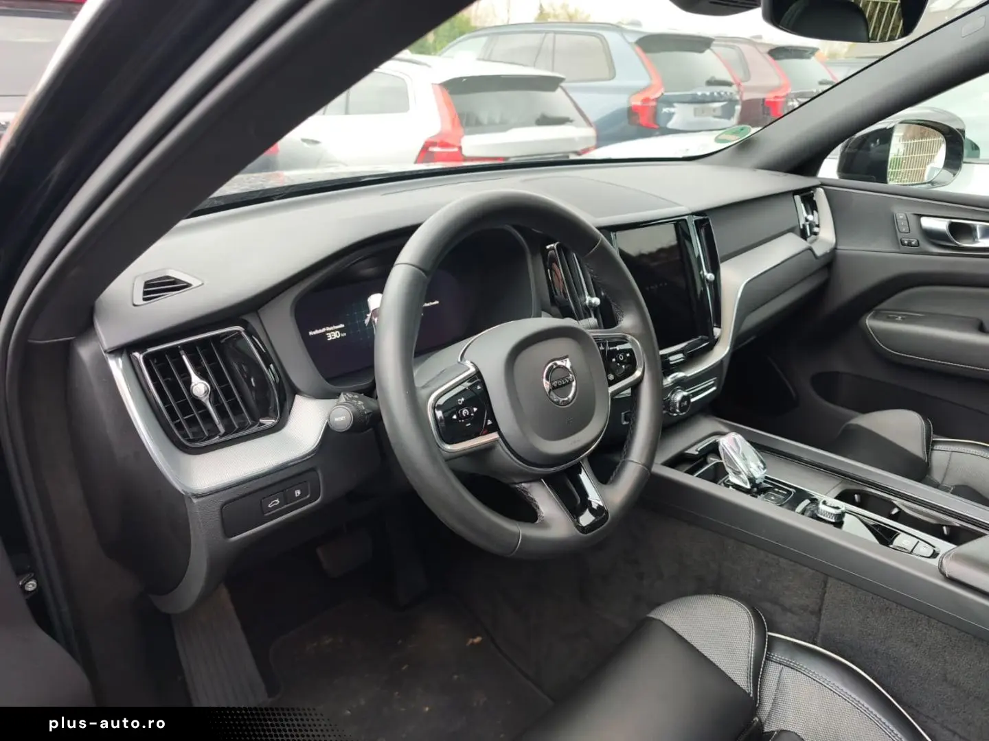 VOLVO XC60 T6 Plus Dark R Design Recharge Plug-In Hybr