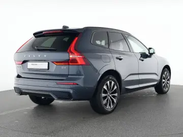 VOLVO XC60 B4 Benzin Plus Dark 19  AHK ACC WSS-HZG 360