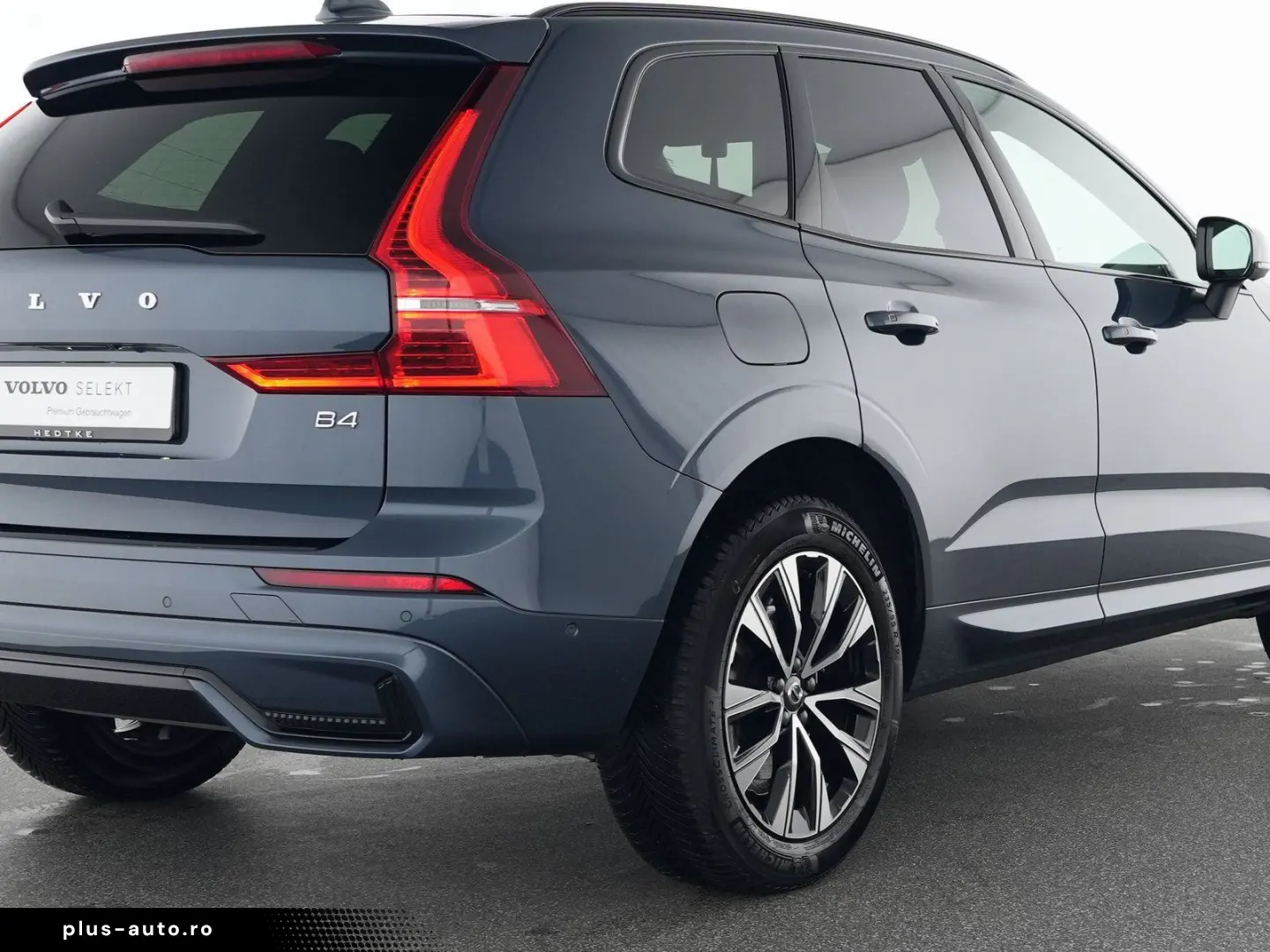 VOLVO XC60 B4 Benzin Plus Dark 19  AHK ACC WSS-HZG 360