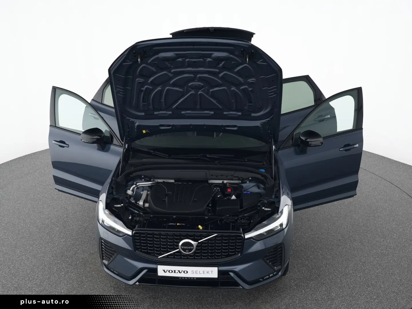 VOLVO XC60 B4 Benzin Plus Dark 19  AHK ACC WSS-HZG 360