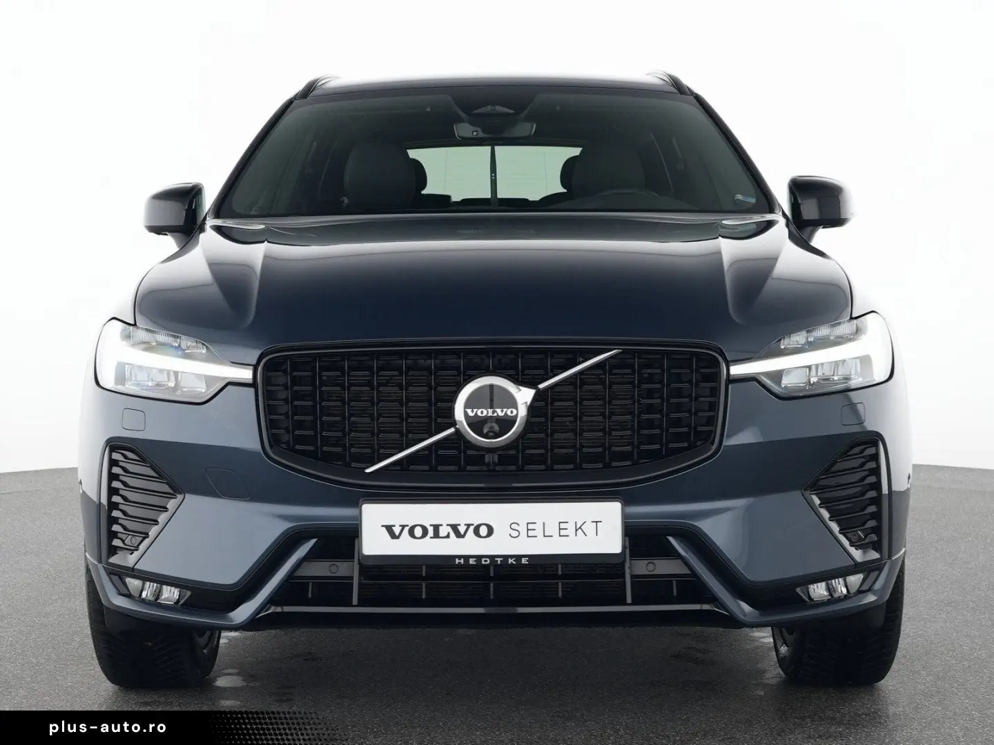 VOLVO XC60 B4 Benzin Plus Dark 19  AHK ACC WSS-HZG 360