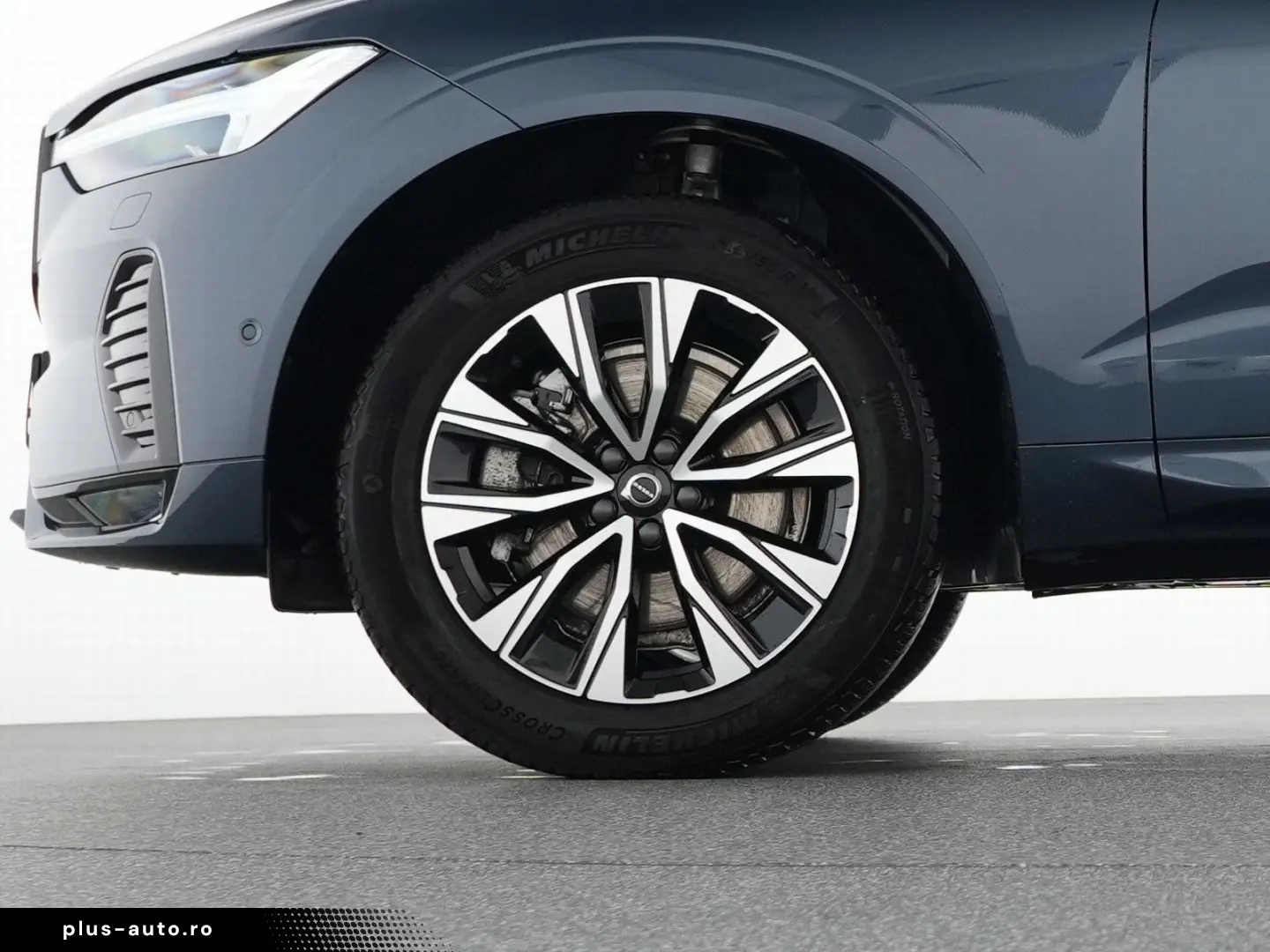 VOLVO XC60 B4 Benzin Plus Dark 19  AHK ACC WSS-HZG 360