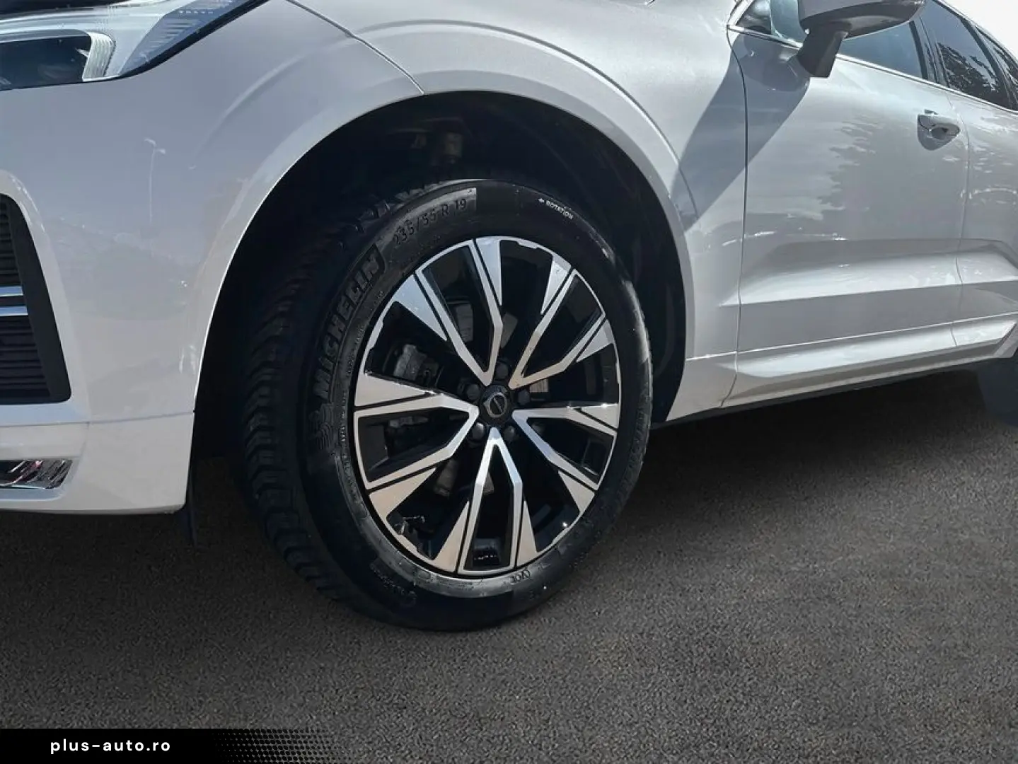 VOLVO XC60 B5 B AWD Core