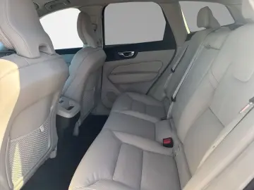 VOLVO XC60 B5 B AWD Core