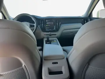 VOLVO XC60 B5 B AWD Core