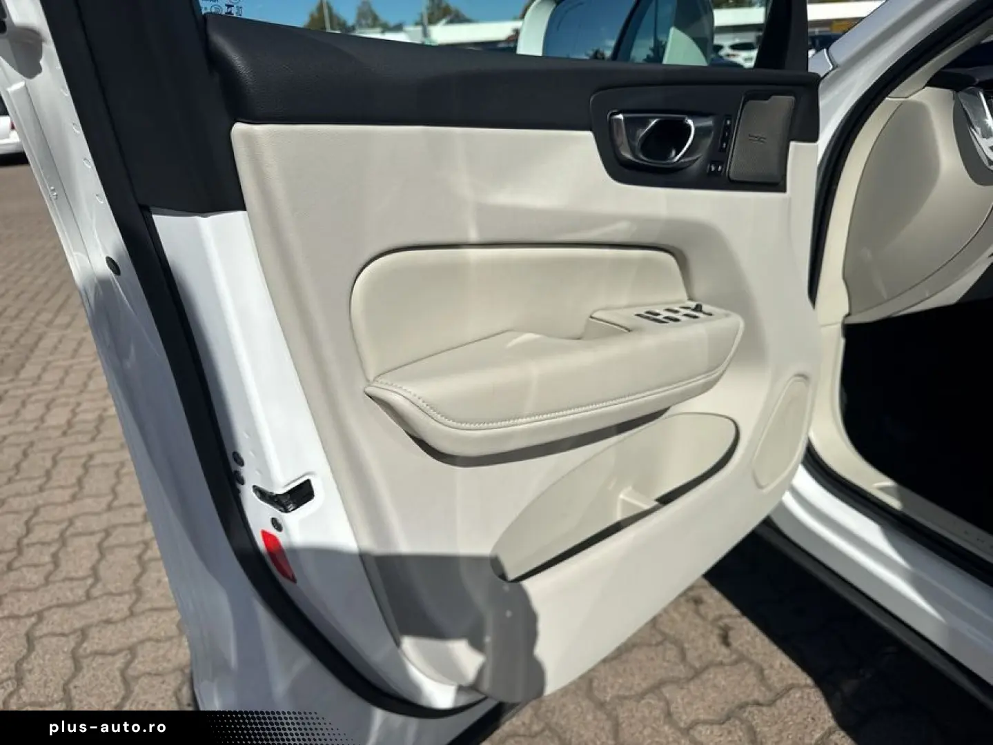 VOLVO XC60 B5 B AWD Core