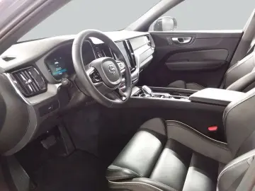 VOLVO XC60 B4 D AWD Plus Dark