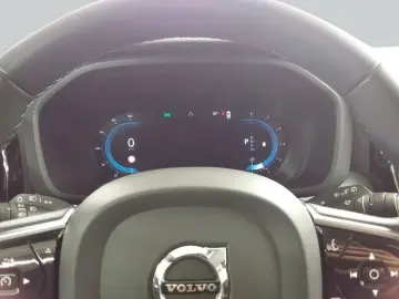 VOLVO XC60 B4 D AWD Plus Dark