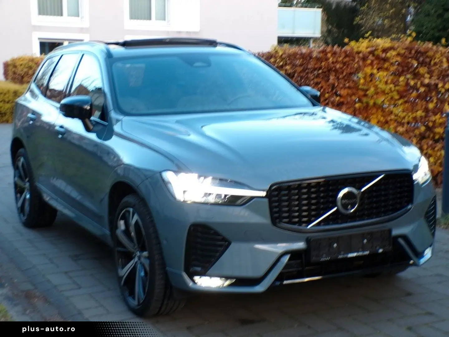 VOLVO XC60 AWD R Design Pano 360  Memory H&K AHK 21.Z