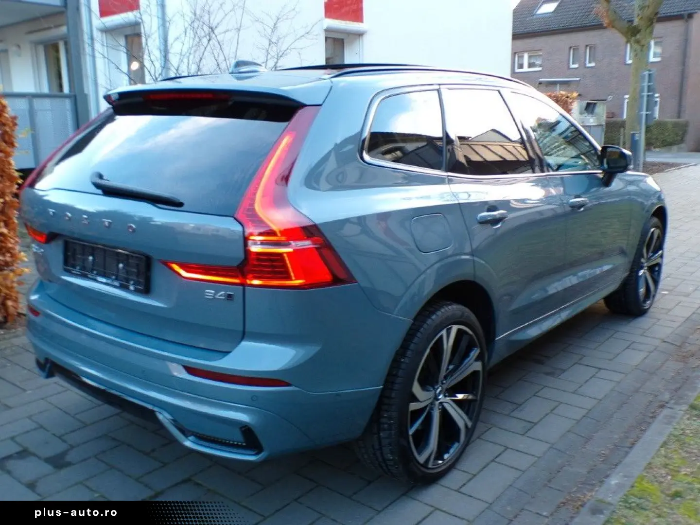 VOLVO XC60 AWD R Design Pano 360  Memory H&K AHK 21.Z