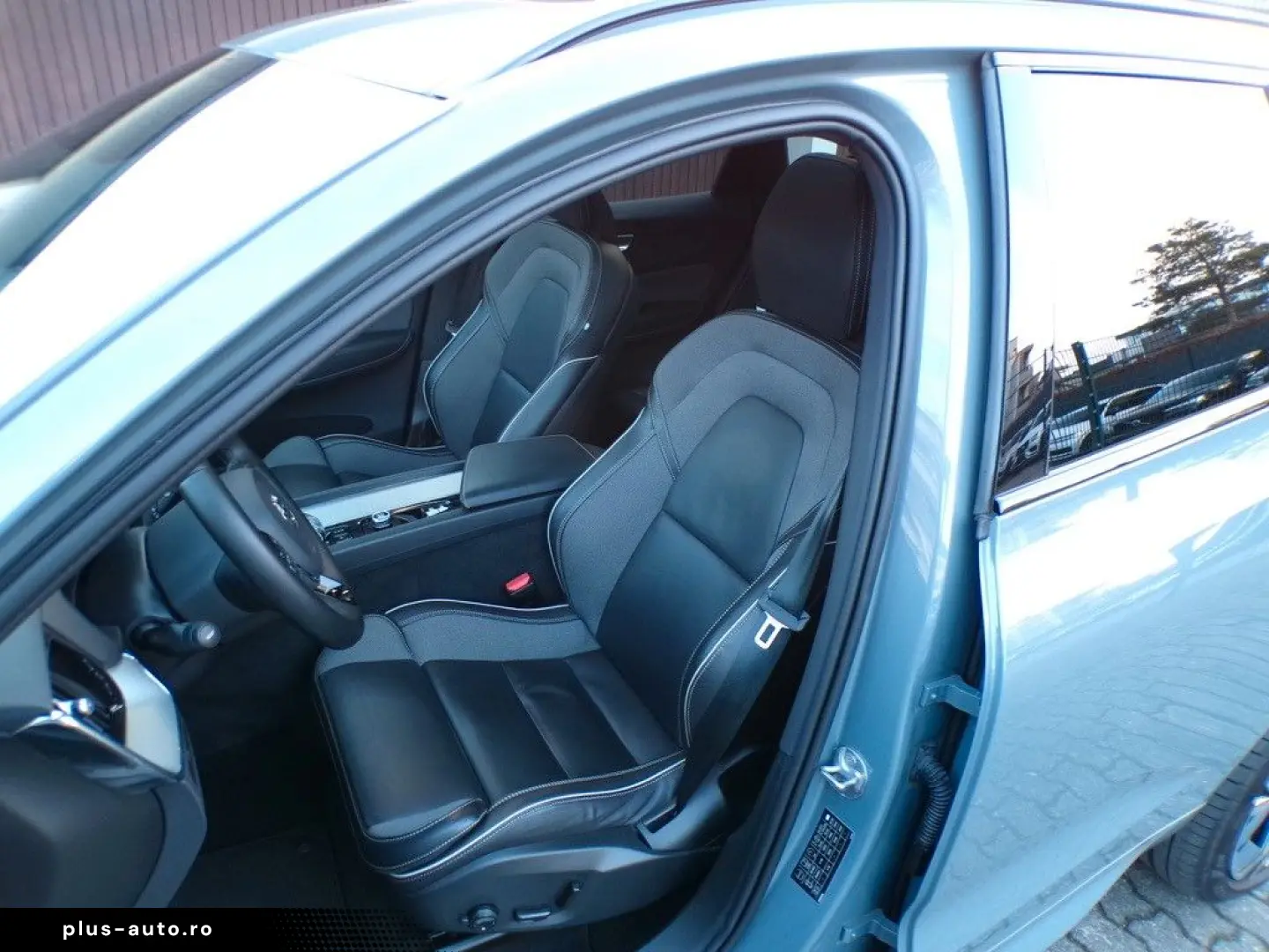 VOLVO XC60 AWD R Design Pano 360  Memory H&K AHK 21.Z