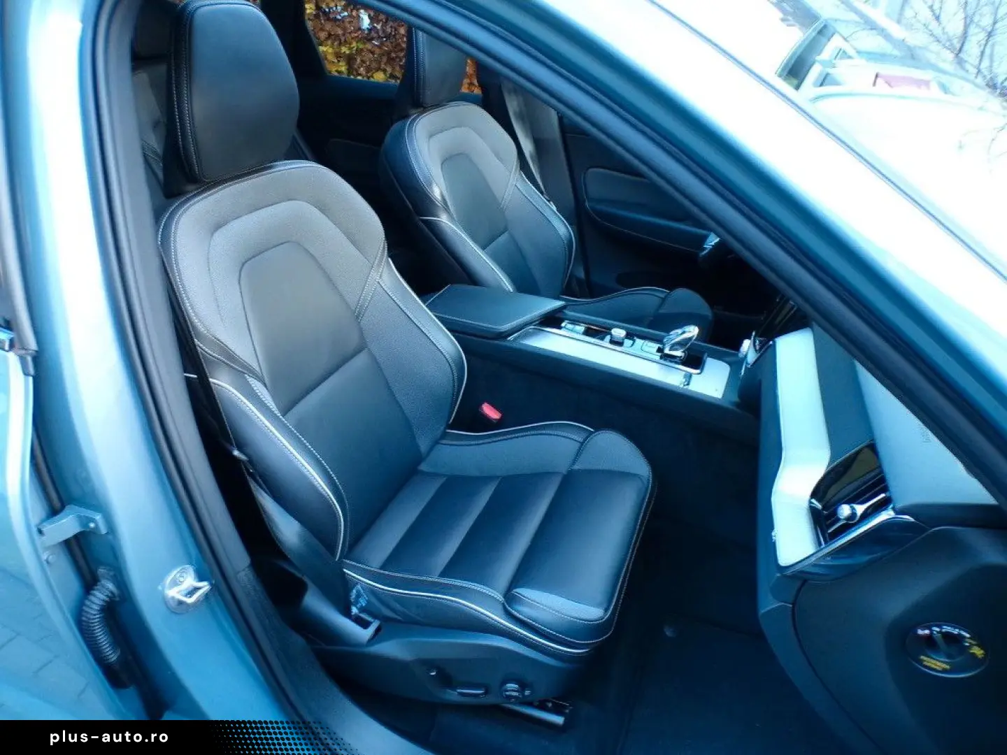 VOLVO XC60 AWD R Design Pano 360  Memory H&K AHK 21.Z