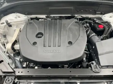 VOLVO XC60 B5 B AWD Core