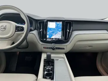 VOLVO XC60 B5 B AWD Core