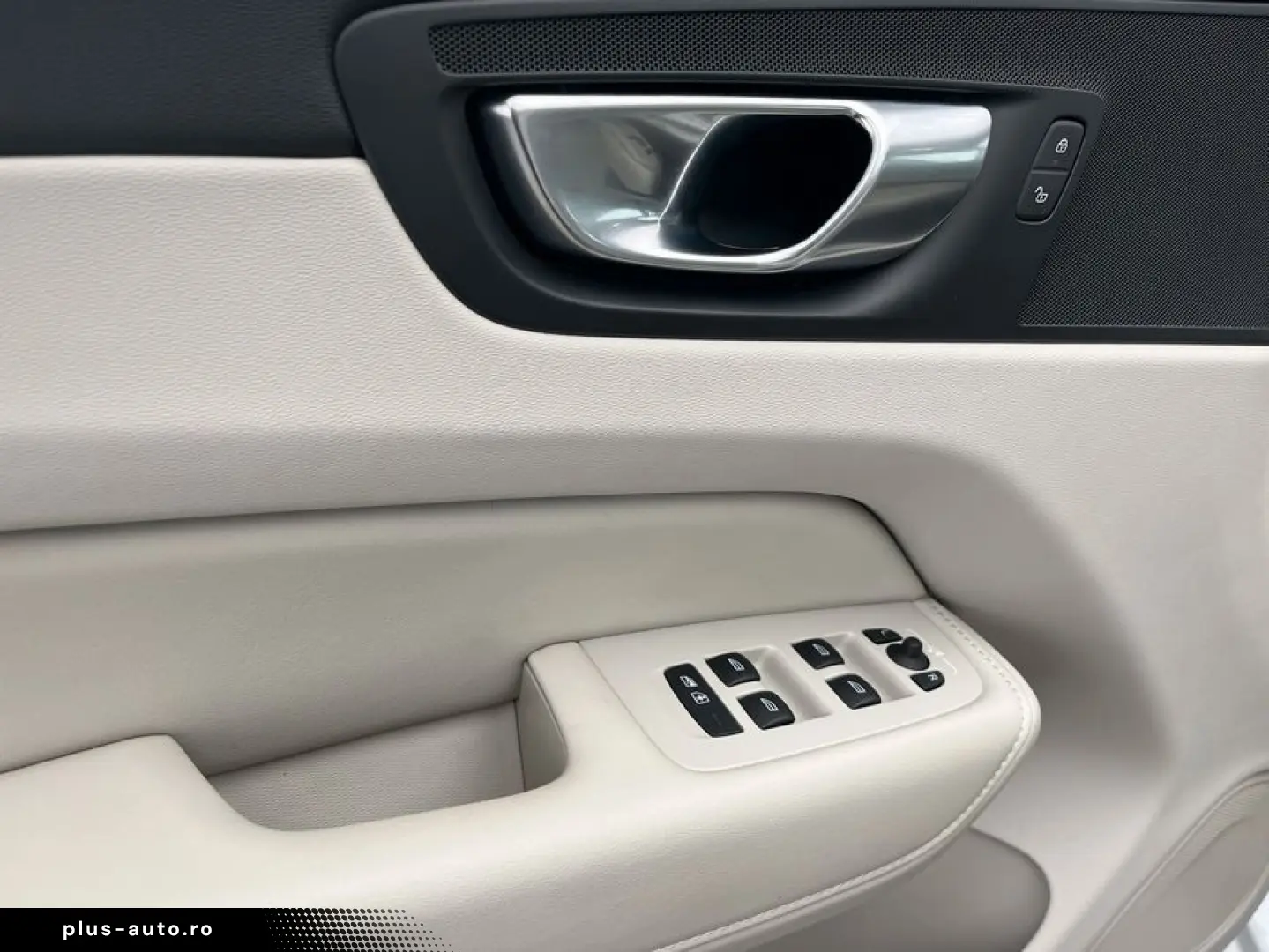 VOLVO XC60 B5 B AWD Core