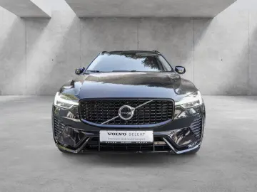 VOLVO XC60 B4 Plus Dark ACC   PANORAMA   HARMAN KARDON