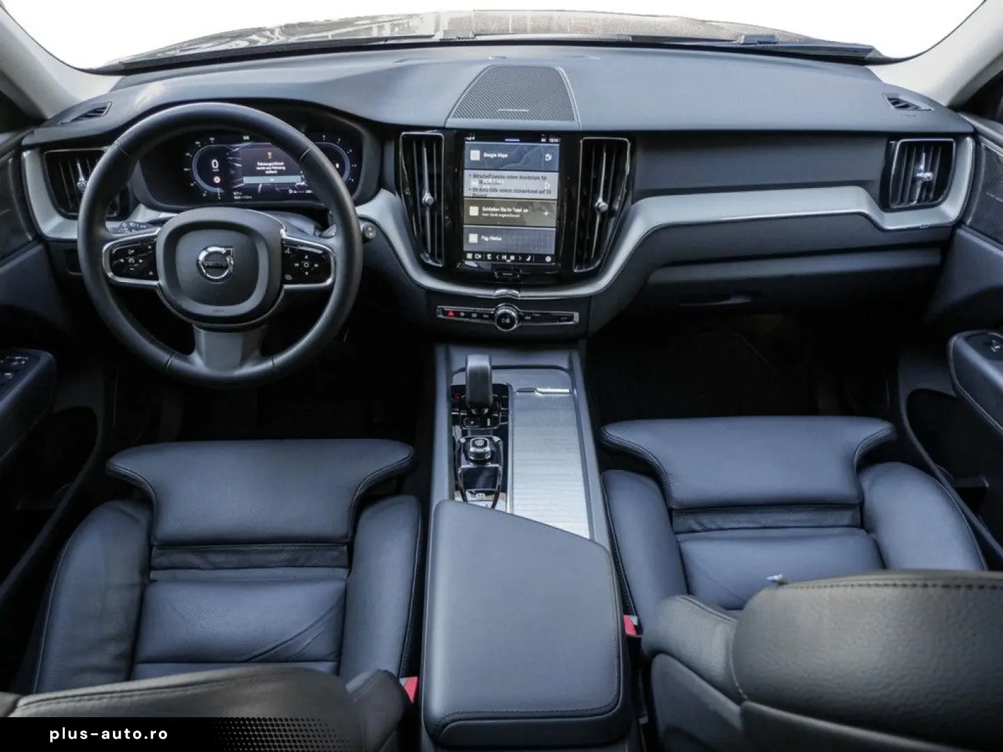 VOLVO XC60 B4 Plus Dark ACC   PANORAMA   HARMAN KARDON