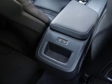 VOLVO XC60 B4 Plus Dark ACC   PANORAMA   HARMAN KARDON