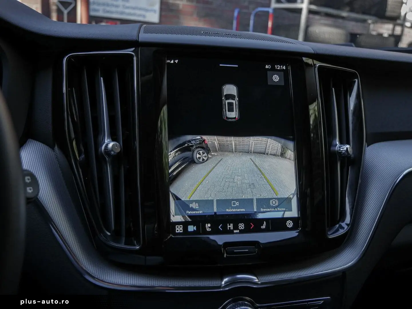 VOLVO XC60 B4 Plus Dark ACC   PANORAMA   HARMAN KARDON