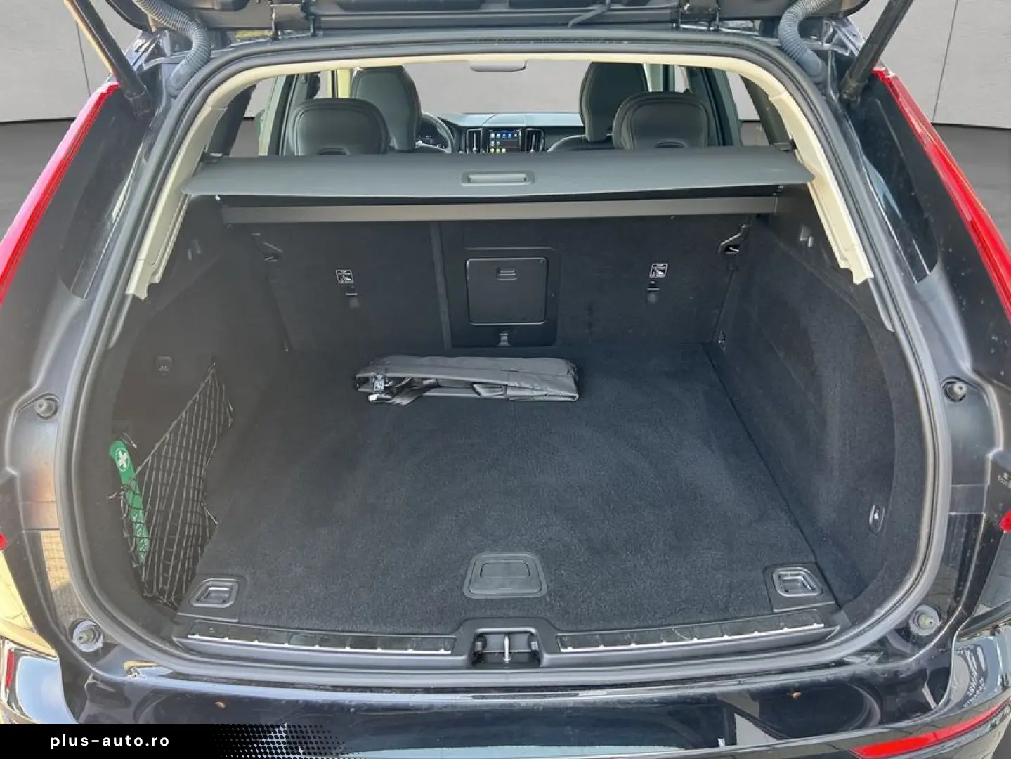 VOLVO XC60 B4 B Plus Dark