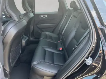 VOLVO XC60 B4 B Plus Dark