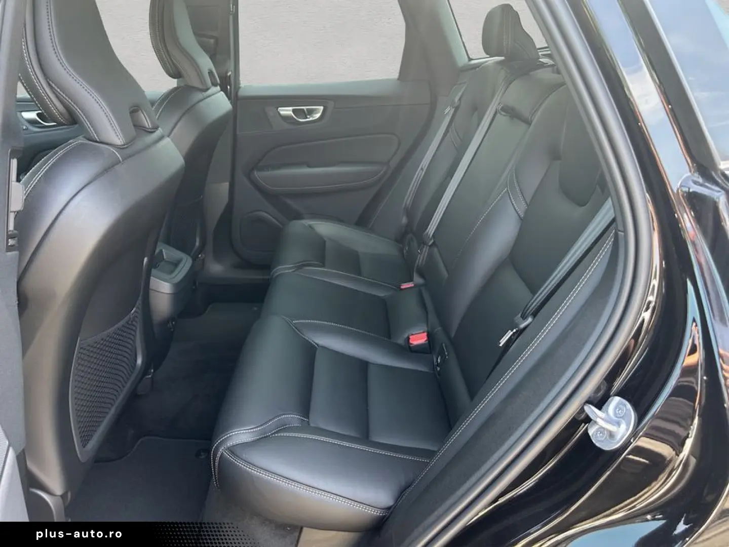 VOLVO XC60 B4 B Plus Dark