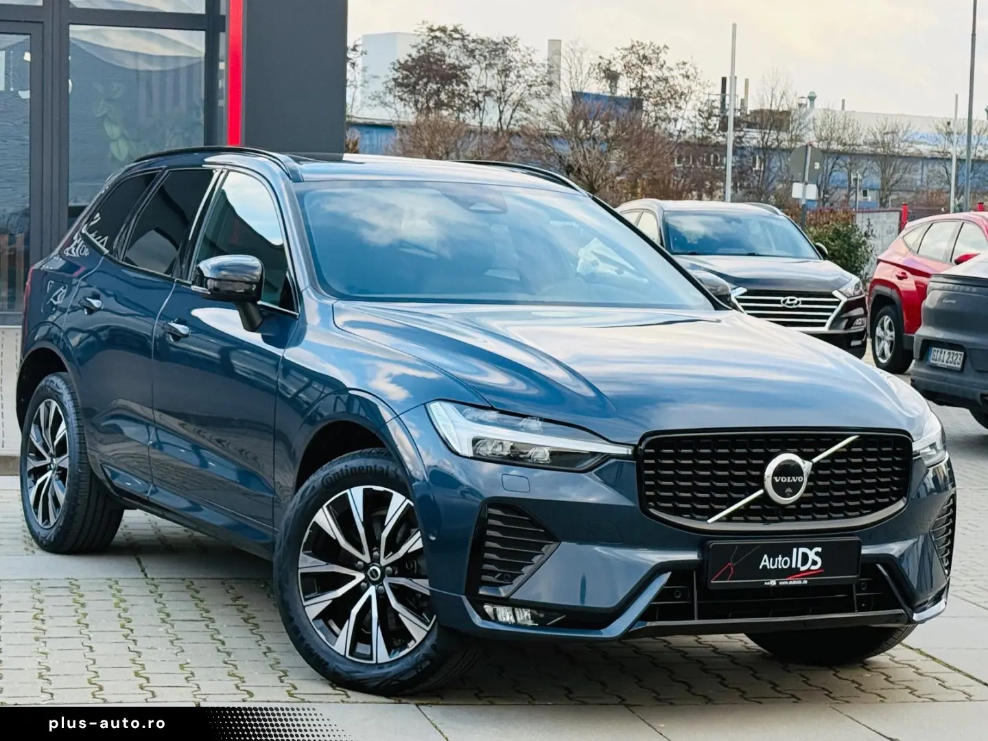 VOLVO XC60 Plus Dark AWD PANO SHZ 360 -Kamera