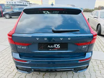 VOLVO XC60 Plus Dark AWD PANO SHZ 360 -Kamera