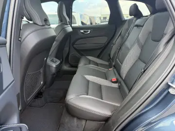 VOLVO XC60 Plus Dark AWD PANO SHZ 360 -Kamera