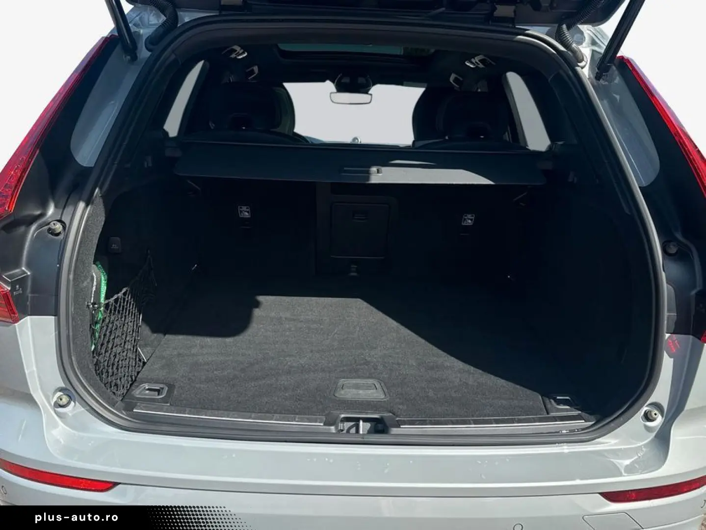 VOLVO XC60 B4 D AWD Ultimate Dark SiH AUT FIS ISOFIX