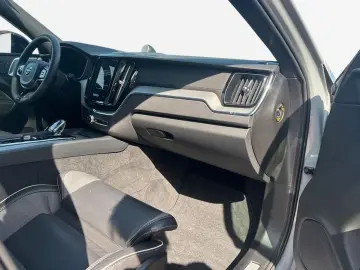 VOLVO XC60 B4 D AWD Ultimate Dark SiH AUT FIS ISOFIX