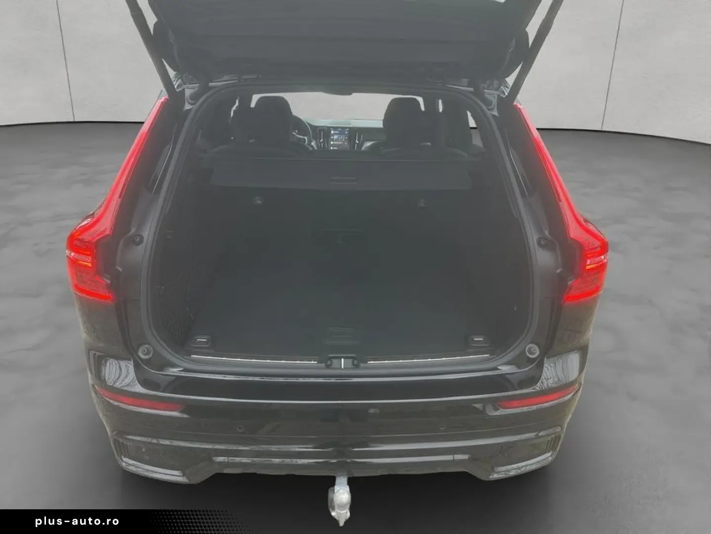 VOLVO XC60 B4 D Plus Dark LED  Keyless  Navi  AHK