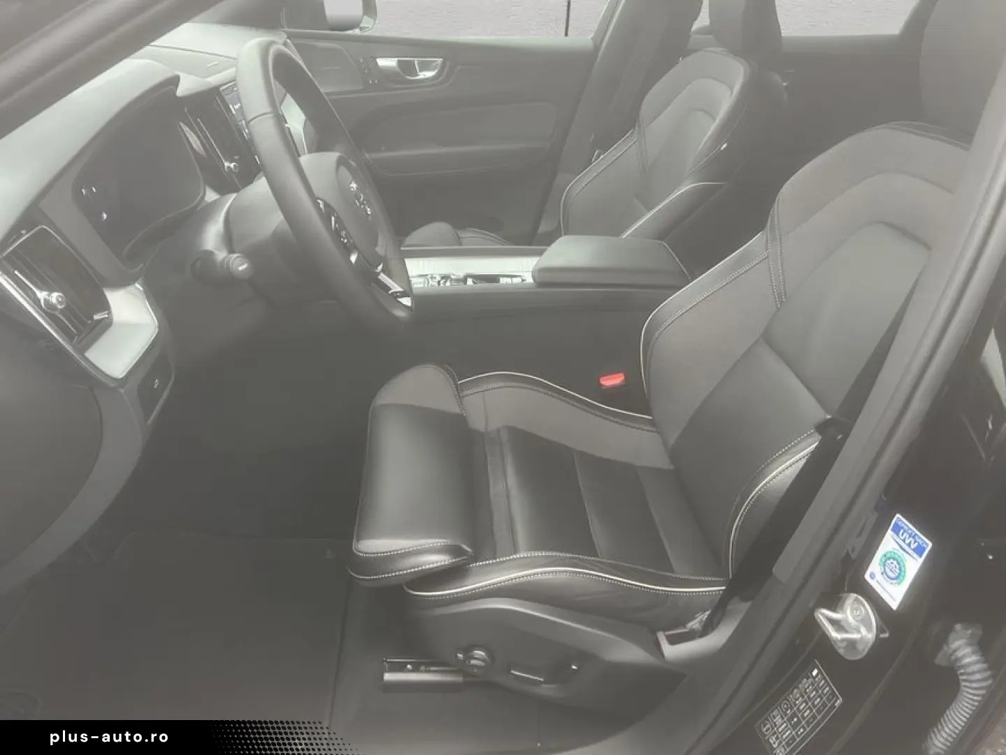 VOLVO XC60 B4 D Plus Dark LED  Keyless  Navi  AHK