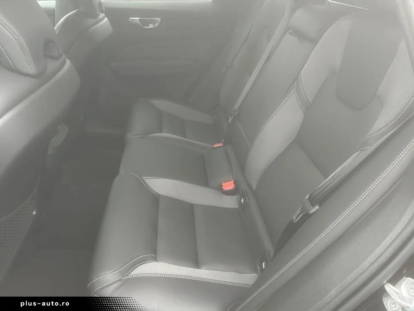 VOLVO XC60 B4 D Plus Dark LED  Keyless  Navi  AHK