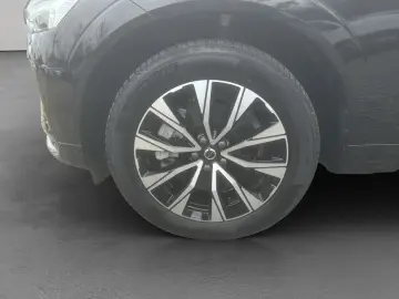 VOLVO XC60 B4 D Plus Dark LED  Keyless  Navi  AHK