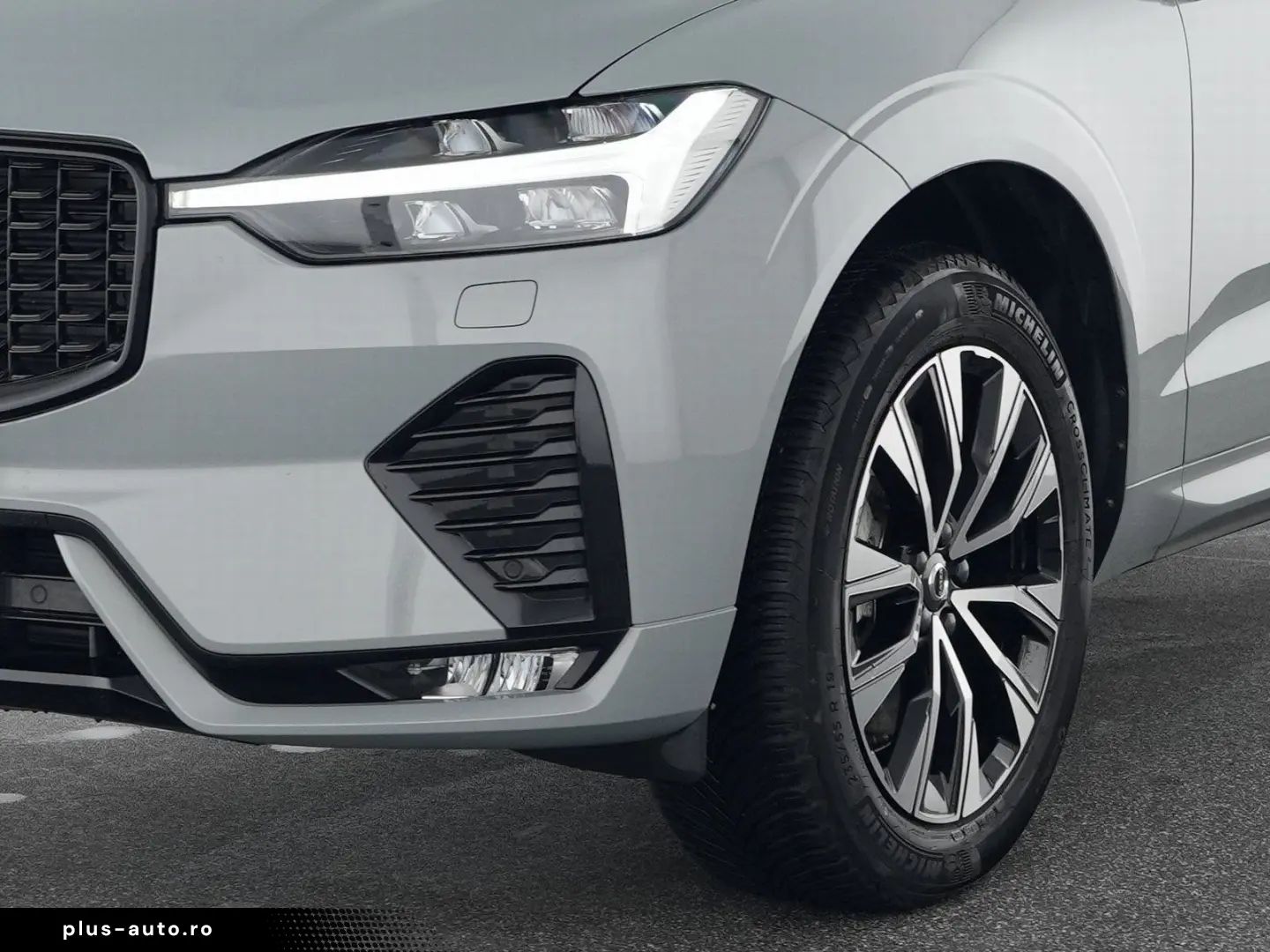 VOLVO XC60 B4 Diesel AWD Plus Dark 19  VOLL-LED ACC