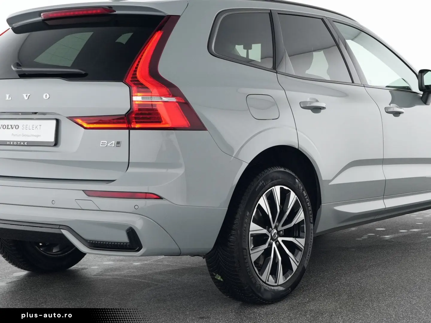 VOLVO XC60 B4 Diesel AWD Plus Dark 19  VOLL-LED ACC