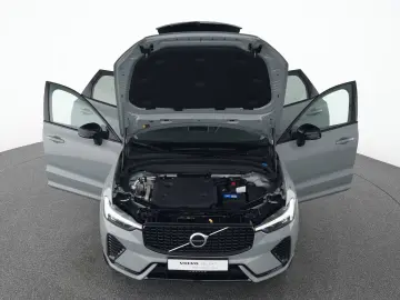 VOLVO XC60 B4 Diesel AWD Plus Dark 19  VOLL-LED ACC