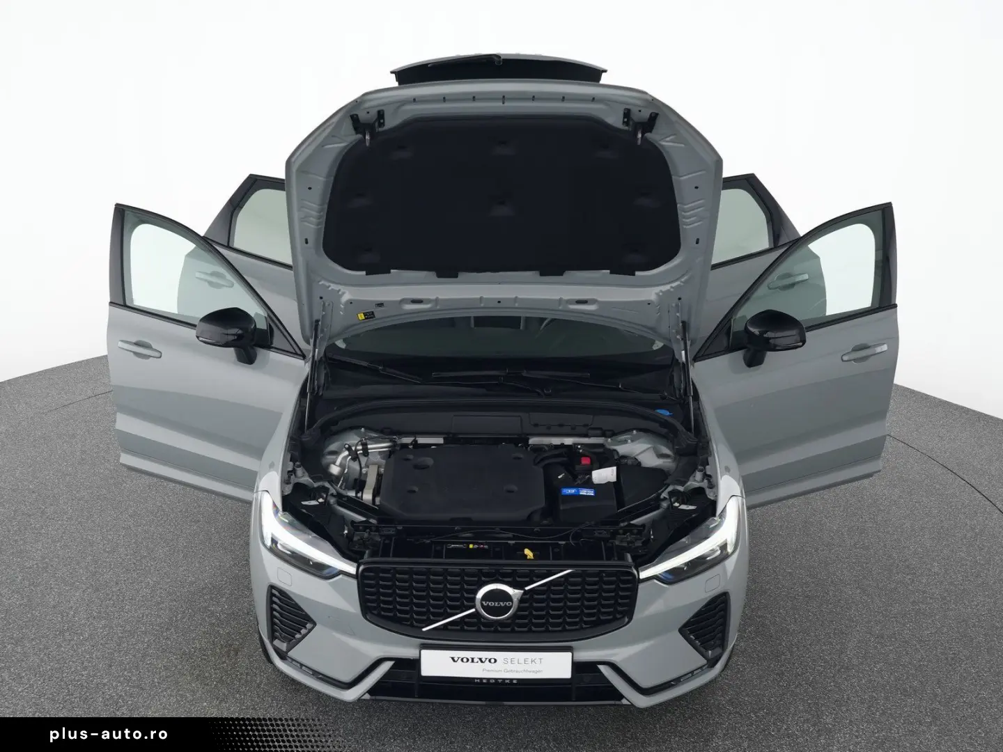 VOLVO XC60 B4 Diesel AWD Plus Dark 19  VOLL-LED ACC
