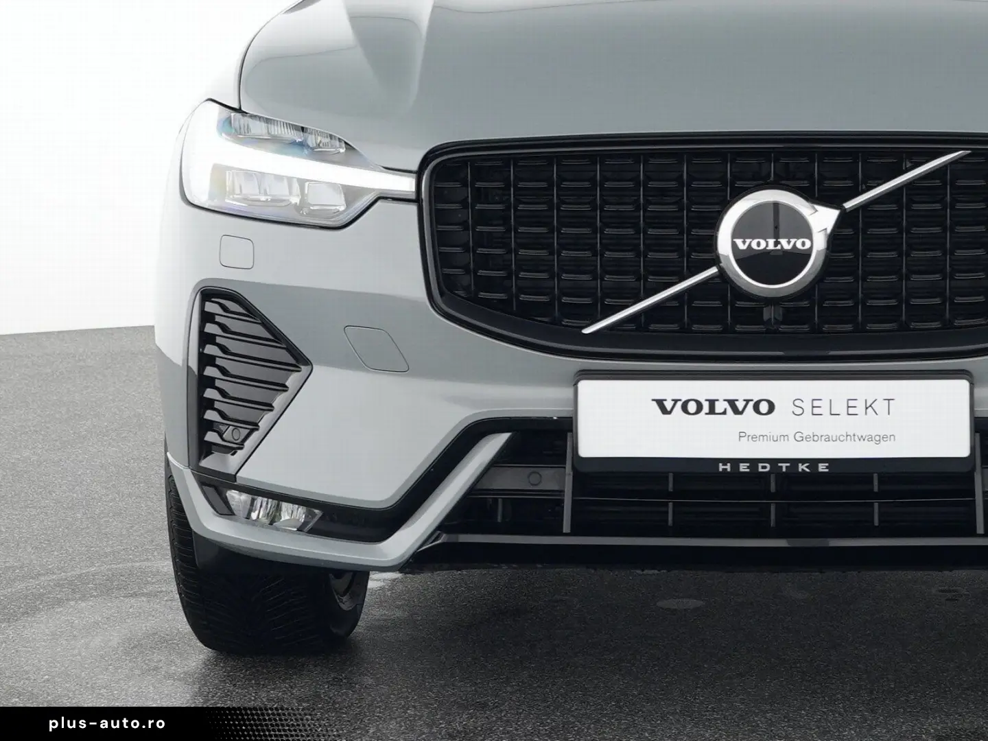 VOLVO XC60 B4 Diesel AWD Plus Dark 19  VOLL-LED ACC