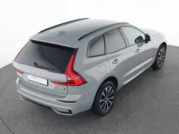 VOLVO XC60 B4 Diesel AWD Plus Dark 19  VOLL-LED ACC