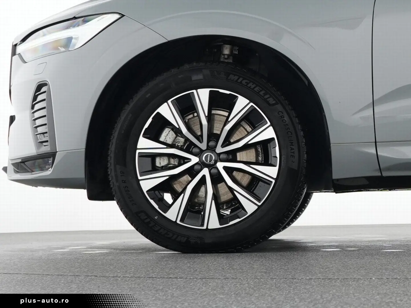 VOLVO XC60 B4 Diesel AWD Plus Dark 19  VOLL-LED ACC