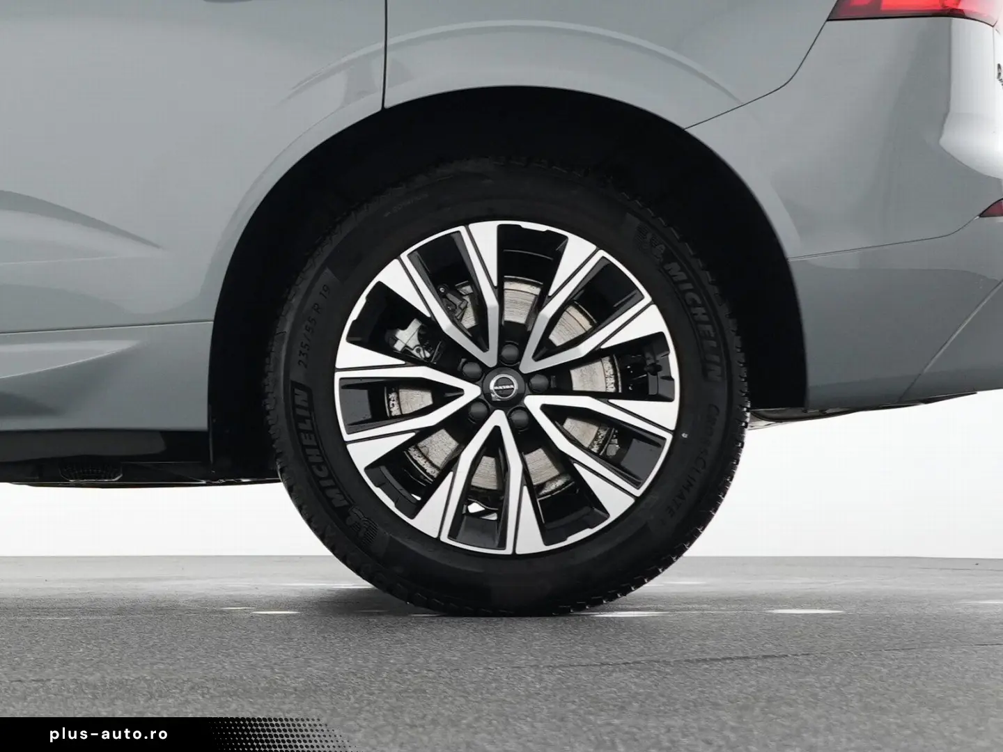 VOLVO XC60 B4 Diesel AWD Plus Dark 19  VOLL-LED ACC