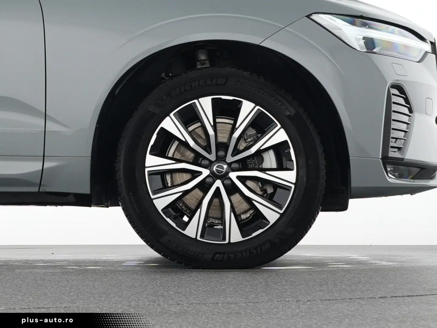 VOLVO XC60 B4 Diesel AWD Plus Dark 19  VOLL-LED ACC