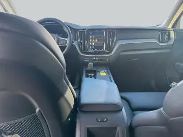VOLVO XC60 B5 B AWD Core