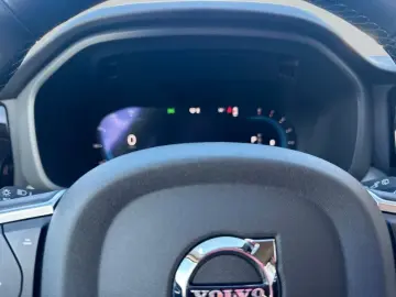 VOLVO XC60 B5 B AWD Core