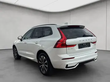 VOLVO XC60 B4 AWD Plus-Dark Aut Leder Voll-LED Google-