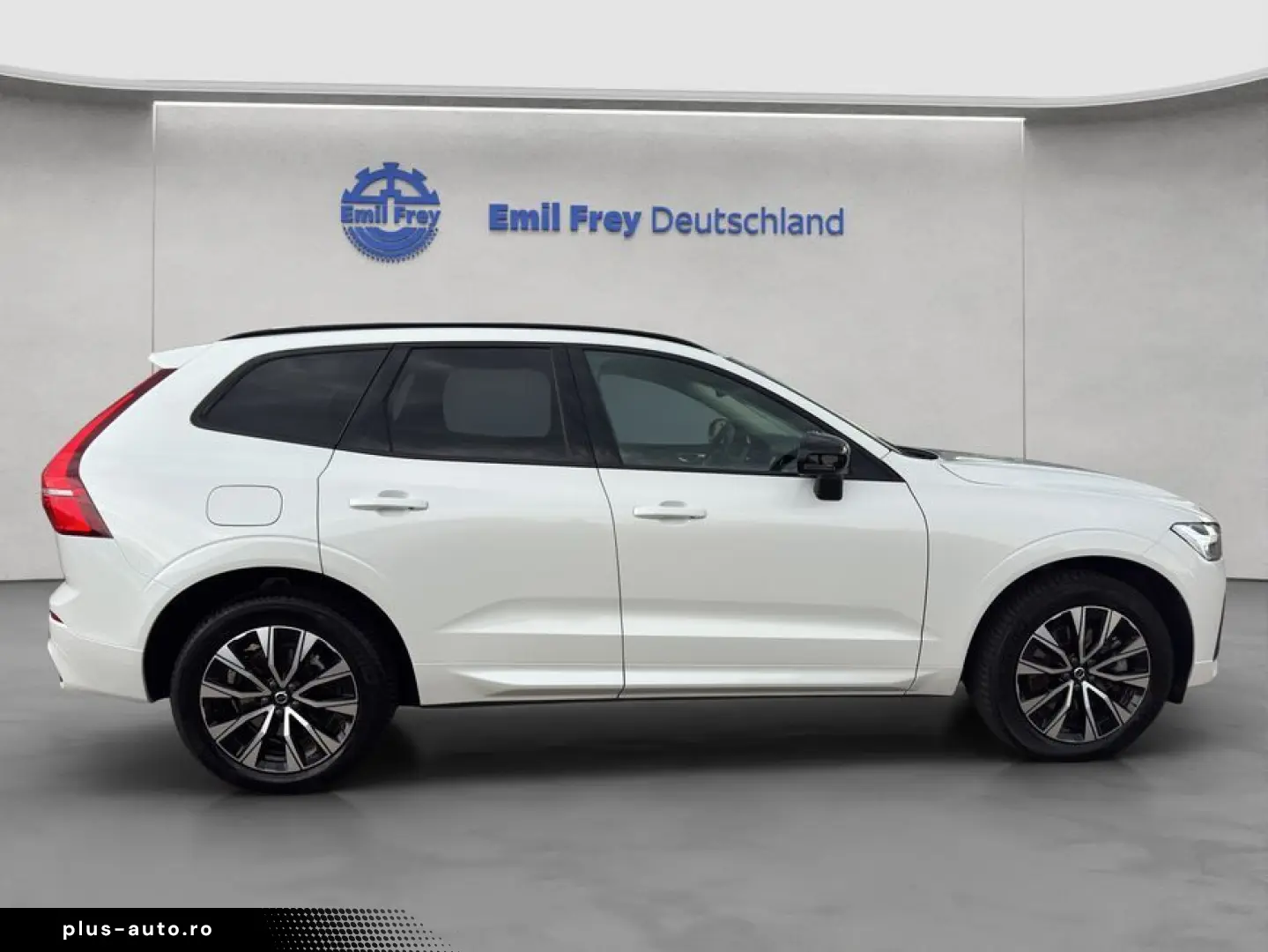 VOLVO XC60 B4 AWD Plus-Dark Aut Leder Voll-LED Google-