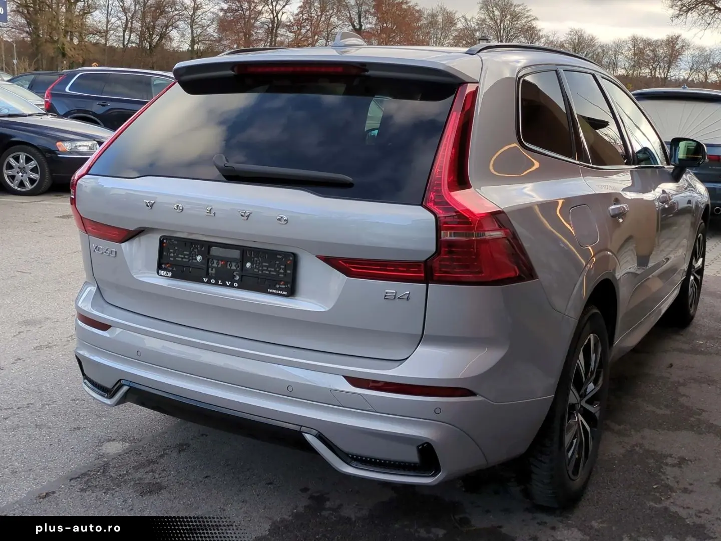 VOLVO XC60 Plus Dark 2WD B4 Diesel EU6d Digitales Cock